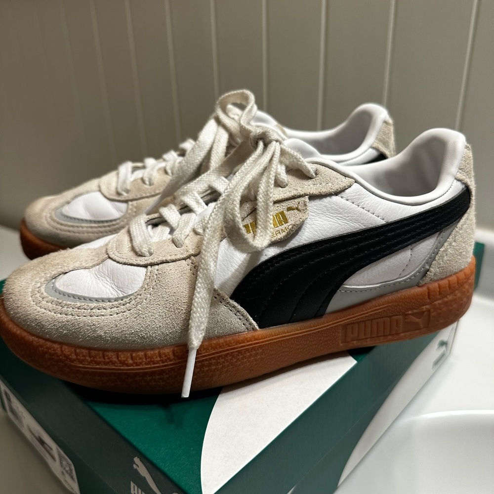 Puma White and Black Sneakers with Brown Sole